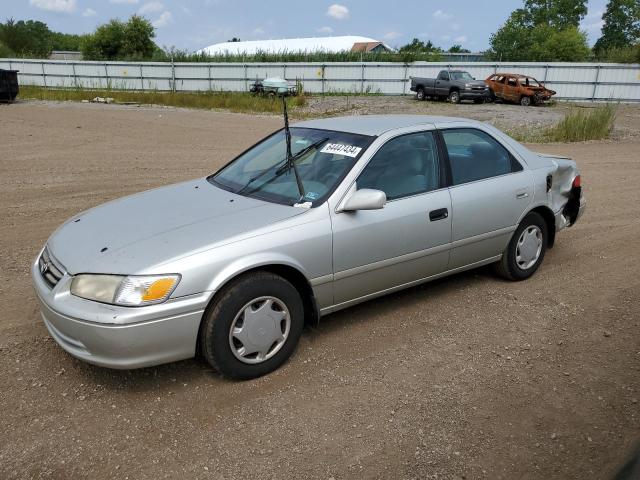 4T1BG22KXYU695408 - 2000 TOYOTA CAMRY CE SILVER photo 1