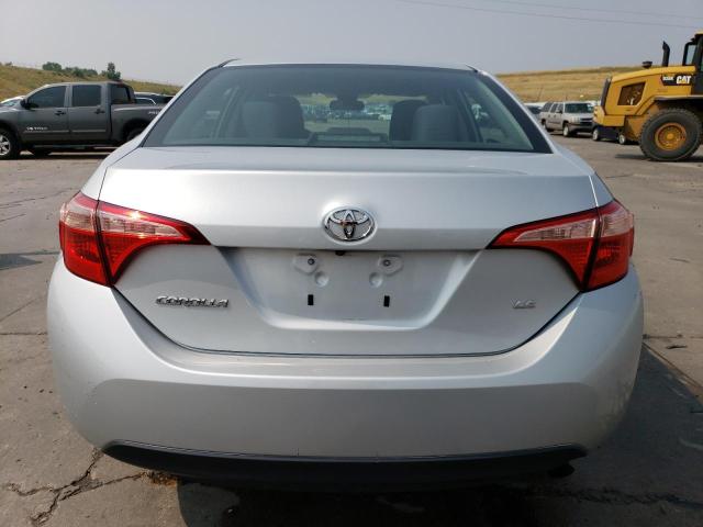 5YFBURHE7JP754439 - 2018 TOYOTA COROLLA L SILVER photo 6