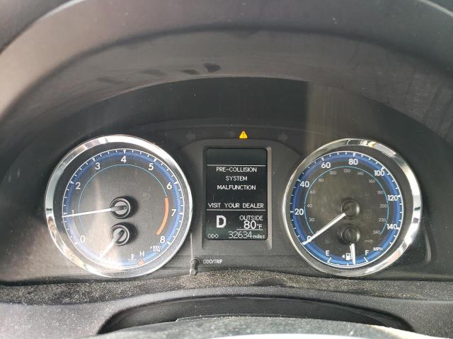 5YFBURHE7JP754439 - 2018 TOYOTA COROLLA L SILVER photo 9