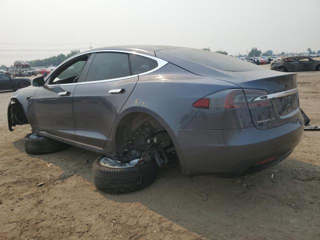 5YJSA1E28JF246920 - 2018 TESLA MODEL S ნაცრისფერი ფოტო 2