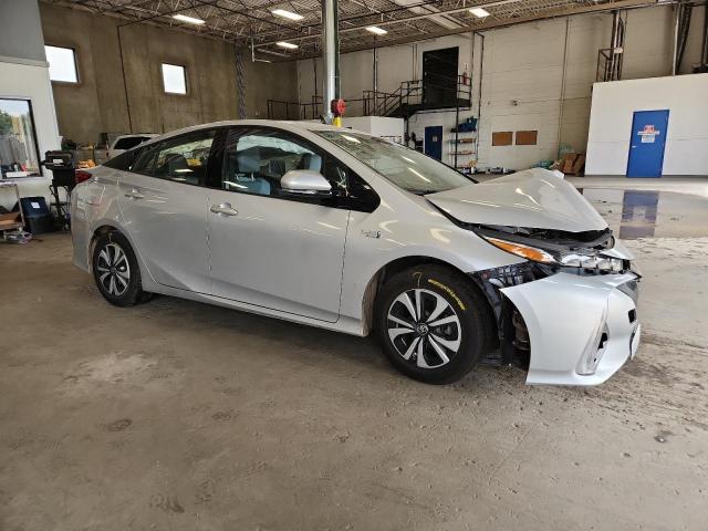 JTDKARFP3H3060878 - 2017 TOYOTA PRIUS PRIM SILVER photo 4