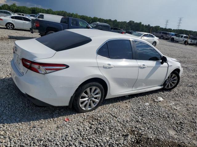 4T1B31HK7JU003446 - 2018 TOYOTA CAMRY LE WHITE photo 3
