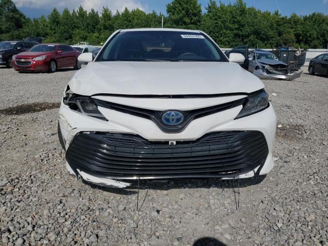 4T1B31HK7JU003446 - 2018 TOYOTA CAMRY LE WHITE photo 5