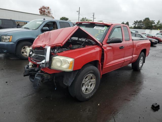 1D7HE42K55S138337 - 2005 DODGE DAKOTA SLT RED photo 1