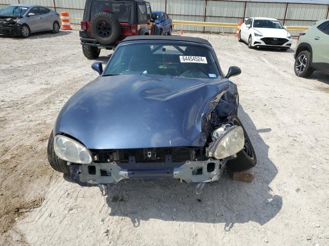 JM1NB353020233254 - 2002 MAZDA MX-5 MIATA BASE BLUE photo 5