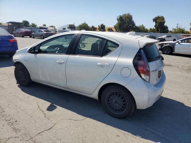 JTDKDTB32F1111240 - 2015 TOYOTA PRIUS C WHITE photo 2