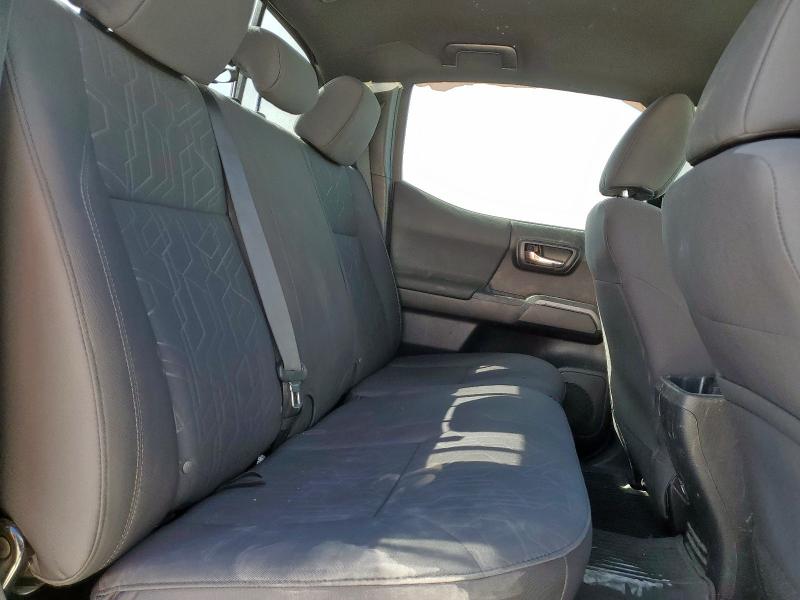 3TMDZ5BN6JM049358 - 2018 TOYOTA TACOMA DOUBLE CAB Ақ фото 10