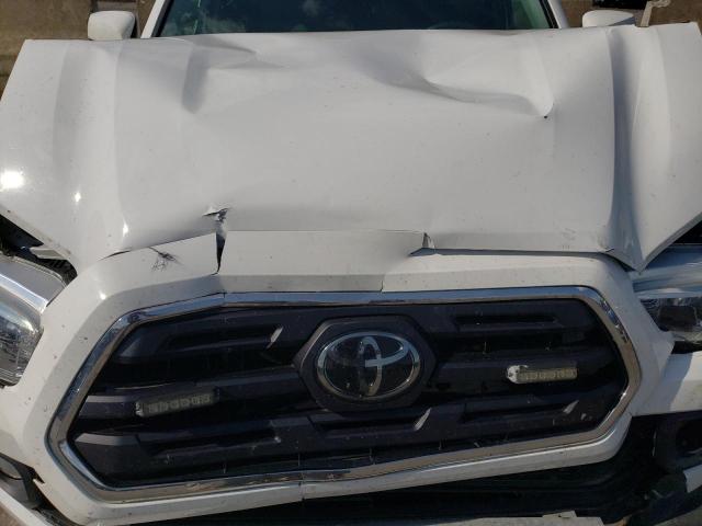 5TFSZ5AN6JX150340 - 2018 TOYOTA TACOMA ACCESS CAB WHITE photo 11