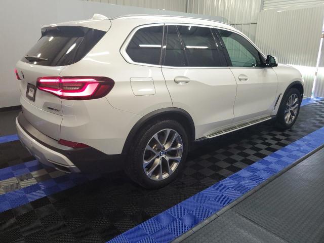 5UXCR4C01N9L76360 - 2022 BMW X5 SDRIVE 40I WHITE photo 3