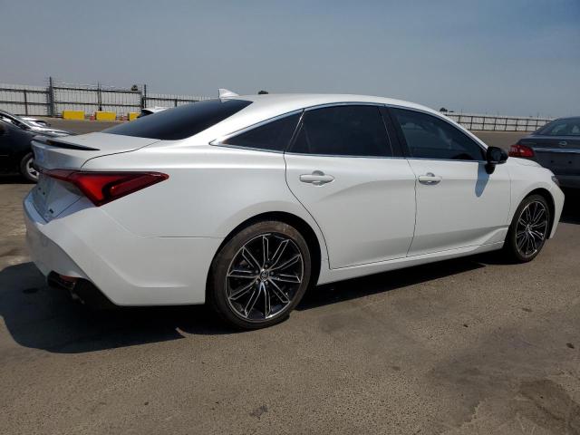 4T1BZ1FB2KU027723 - 2019 TOYOTA AVALON XLE WHITE photo 3