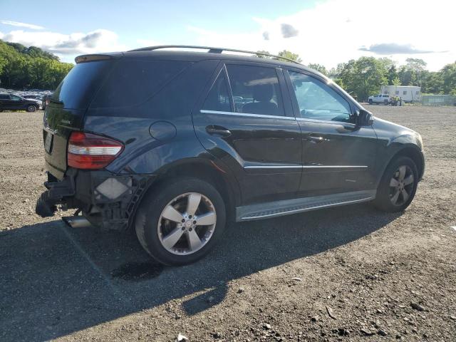 4JGBB8GB4BA722606 - 2011 MERCEDES-BENZ ML 350 4MATIC BLACK photo 3