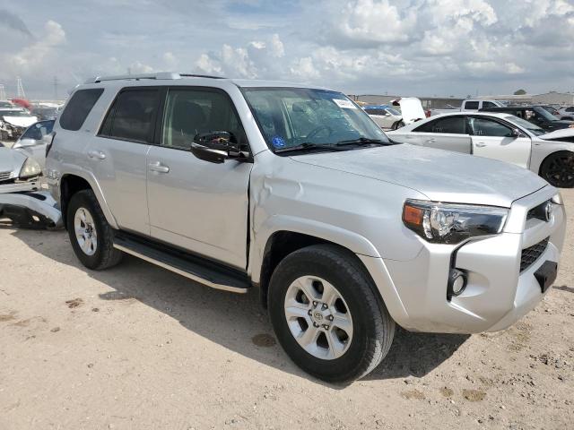 JTEZU5JR0J5185351 - 2018 TOYOTA 4RUNNER SR5 SILVER photo 4