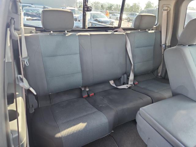 1N6AA06A25N509189 - 2005 NISSAN TITAN XE WHITE photo 10