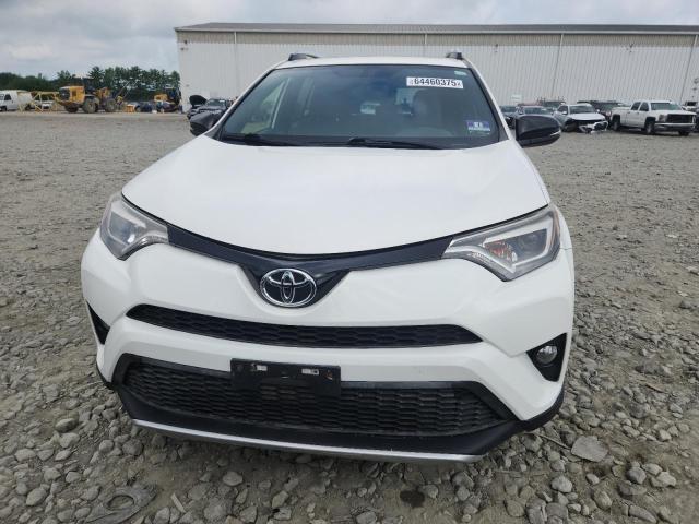 JTMJFREV3GJ076652 - 2016 TOYOTA RAV4 SE WHITE photo 5