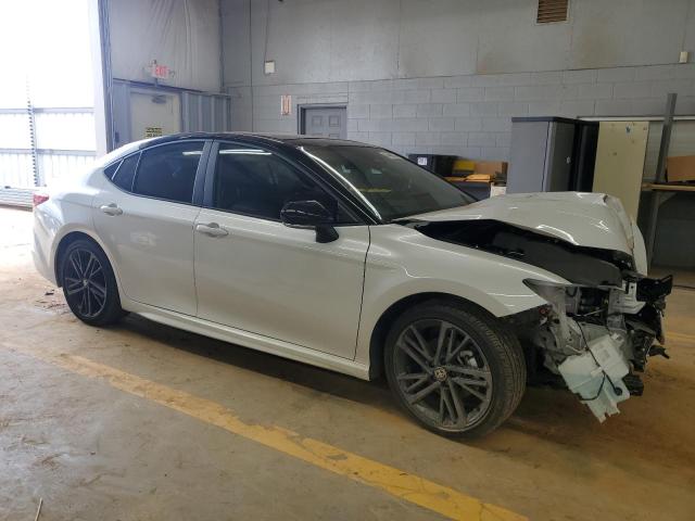 4T1DAACK5SU064382 - 2025 TOYOTA CAMRY XSE თეთრი ფოტო 4