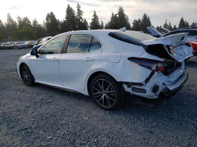 4T1G11BK7PU072957 - 2023 TOYOTA CAMRY SE NIGHT SHADE WHITE photo 2