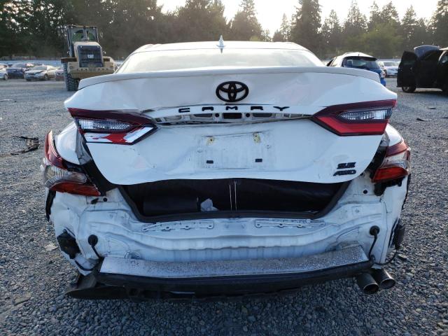 4T1G11BK7PU072957 - 2023 TOYOTA CAMRY SE NIGHT SHADE WHITE photo 6