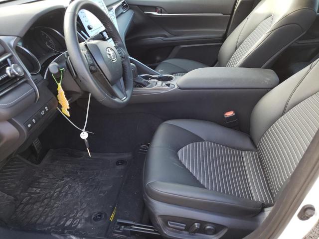 4T1G11BK7PU072957 - 2023 TOYOTA CAMRY SE NIGHT SHADE WHITE photo 7