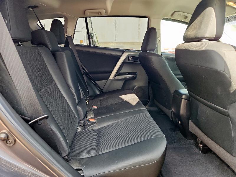 2T3ZFREV5JW449119 - 2018 TOYOTA RAV4 LE GRAY photo 11