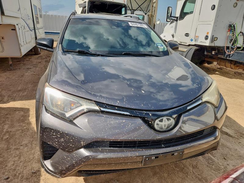 2T3ZFREV5JW449119 - 2018 TOYOTA RAV4 LE GRAY photo 5