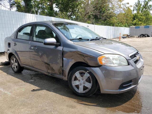 KL1TD56E19B664317 - 2009 CHEVROLET AVEO LS GRAY photo 4