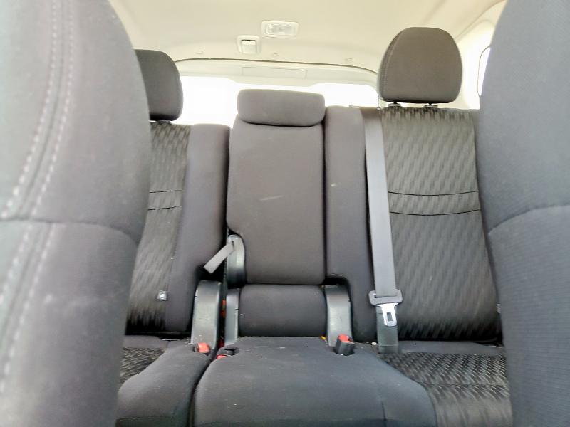 5N1AT2MTXKC842465 - 2019 NISSAN ROGUE S WHITE photo 10