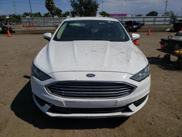 3FA6P0H7XHR284696 - 2017 FORD FUSION SE WHITE photo 5