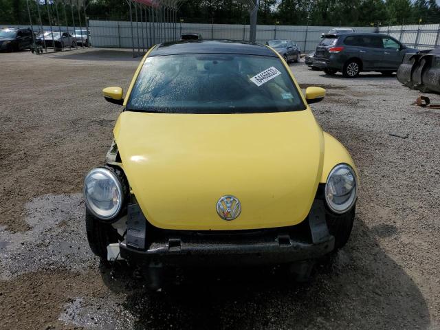 3VWJX7AT8EM633364 - 2014 VOLKSWAGEN BEETLE YELLOW photo 5