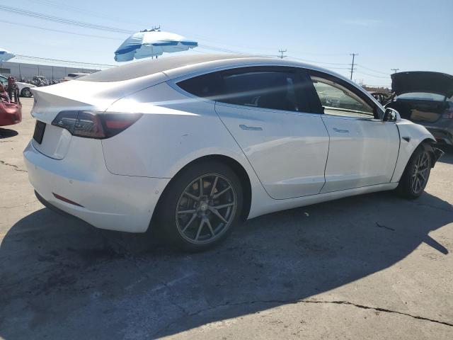 5YJ3E1EAXLF800042 - 2020 TESLA MODEL 3 WHITE photo 3