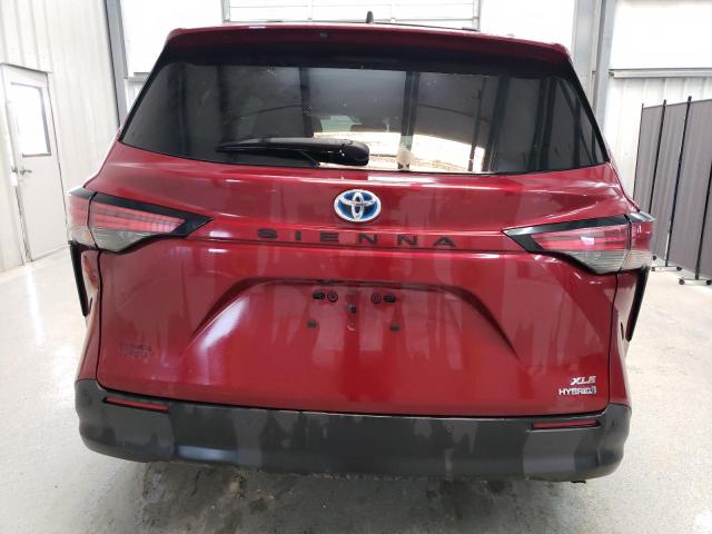 5TDYRKEC0MS012675 - 2021 TOYOTA SIENNA XLE RED photo 6