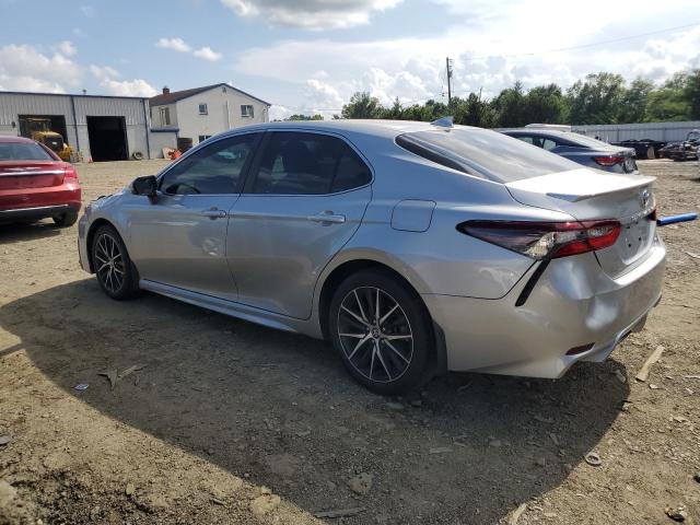 4T1T11BK7PU094097 - 2023 TOYOTA CAMRY SE NIGHT SHADE SILVER photo 2