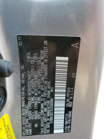 5TDKK3DC1CS206888 - 2012 TOYOTA SIENNA LE SILVER photo 13