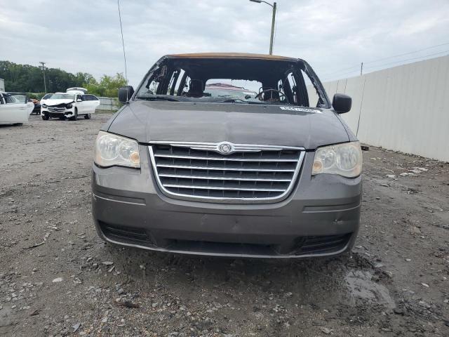 2A4RR2D17AR344812 - 2010 CHRYSLER TOWN & COU LX GRAY photo 5