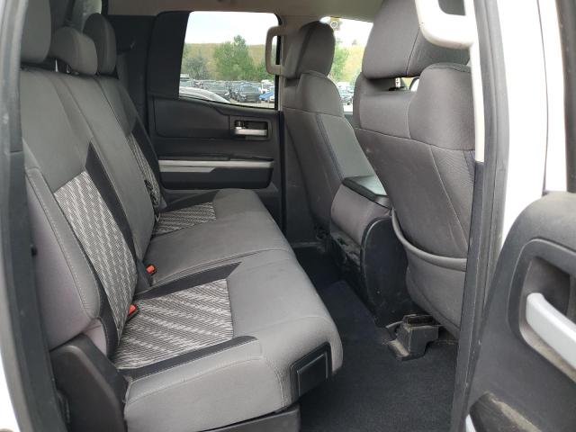 5TFUY5F13JX693789 - 2018 TOYOTA TUNDRA DOUBLE CAB SR/SR5 WHITE photo 10