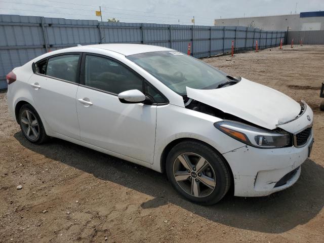 3KPFL4A72JE166498 - 2018 KIA FORTE LX WHITE photo 4