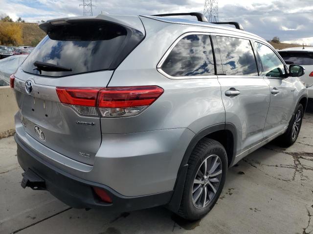 5TDJGRFHXJS040831 - 2018 TOYOTA HIGHLANDER HYBRID SILVER photo 4