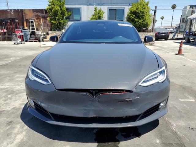 5YJSA1E21LF370627 - 2020 TESLA MODEL S 灰色 照片 5