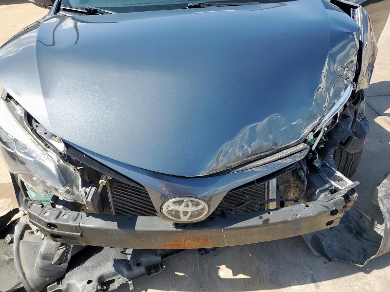 5YFBURHEXKP914217 - 2019 TOYOTA COROLLA L BLUE photo 11