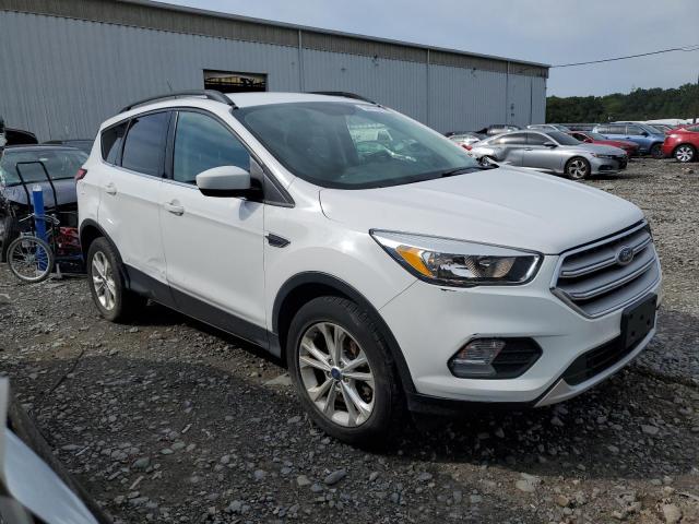 1FMCU9GD9JUD46679 - 2018 FORD ESCAPE SE თეთრი ფოტო 4