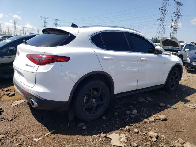 ZASFAKAN5J7B80931 - 2018 ALFA ROMEO STELVIO WHITE photo 3