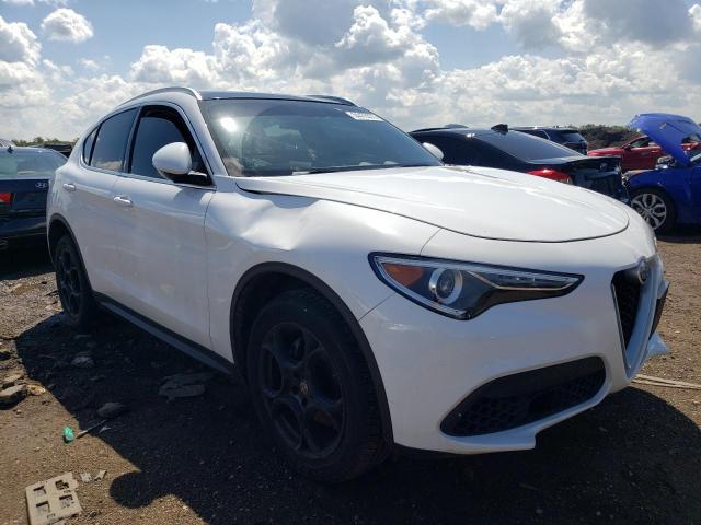 ZASFAKAN5J7B80931 - 2018 ALFA ROMEO STELVIO WHITE photo 4