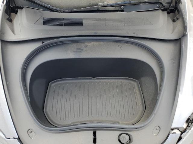 5YJ3E1EA2SF886459 - 2025 TESLA MODEL 3 SILVER photo 11