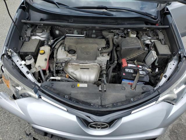 2T3BFREV6JW755103 - 2018 TOYOTA RAV4 LE ვერცხლისფერი ფოტო 12