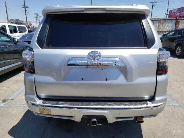 JTEZU5JRXJ5175250 - 2018 TOYOTA 4RUNNER SR5 SILVER photo 6