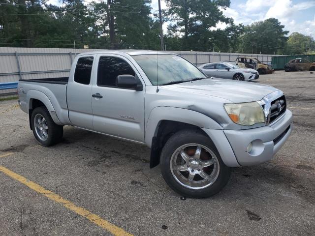 5TETU62N35Z026208 - 2005 TOYOTA TACOMA PRERUNNER ACCESS CAB SILVER photo 4