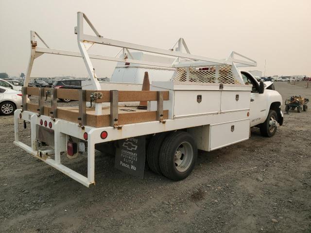 1GBJC34618E114460 - 2008 CHEVROLET SILVERADO C3500 WHITE photo 3