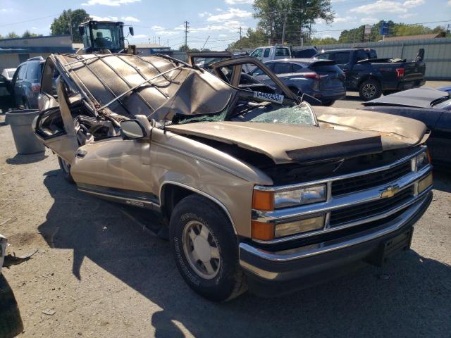 1GNEC16RXXJ486546 - 1999 CHEVROLET SUBURBAN C1500 TAN photo 4