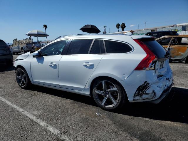 YV1902SG0F1188724 - 2015 VOLVO V60 R DESIGN WHITE photo 2