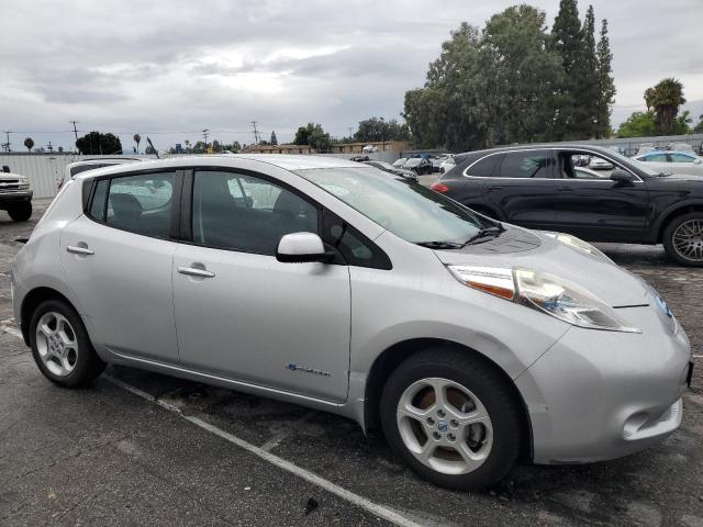 1N4AZ0CPXDC416196 - 2013 NISSAN LEAF S SILVER photo 4