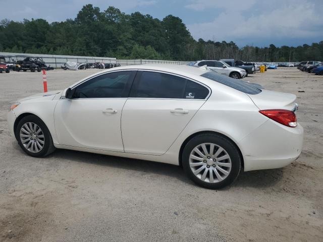 2G4GR5EK8C9151105 - 2012 BUICK REGAL WHITE photo 2